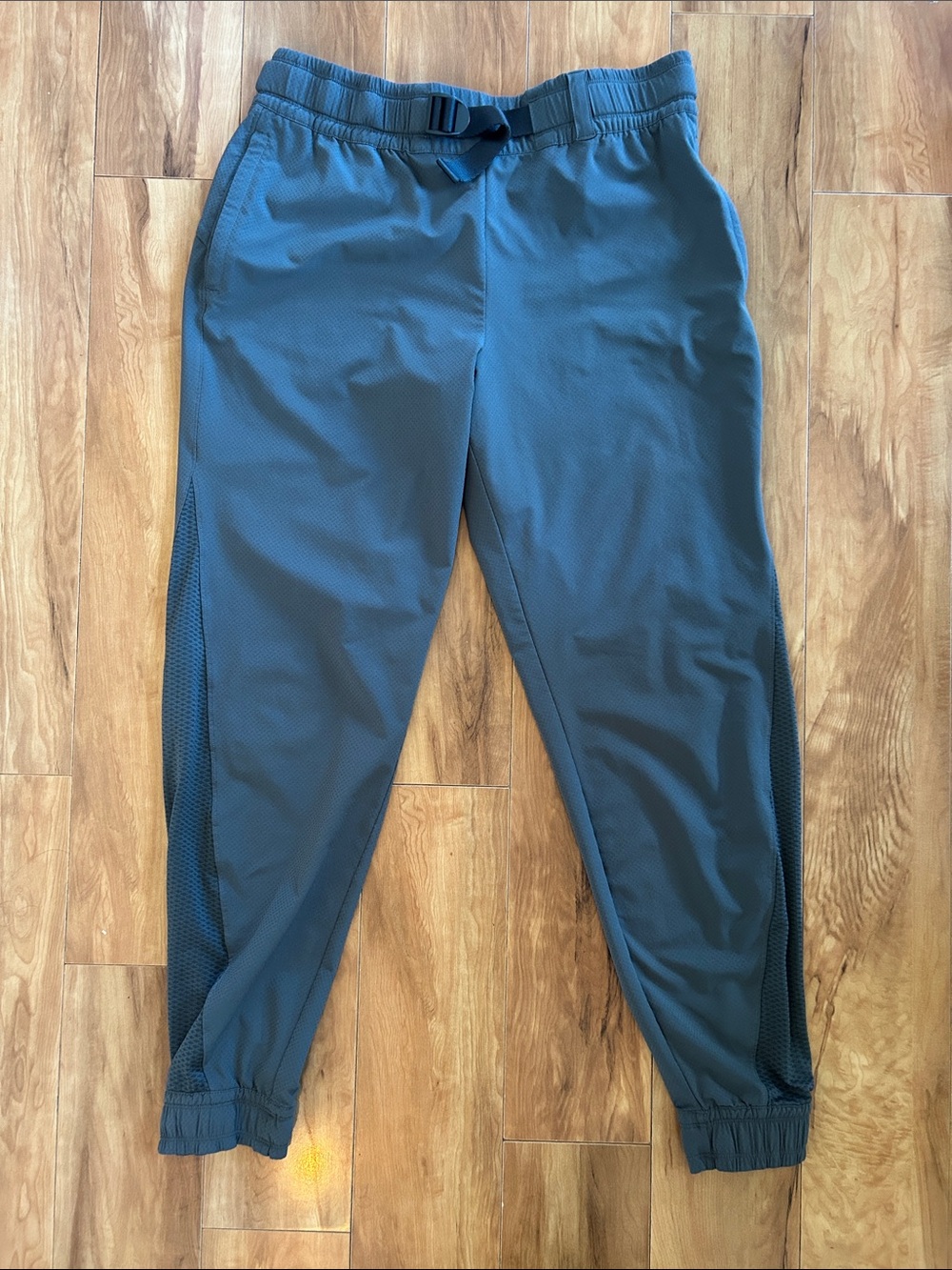 Athleta quest jogger nwot - zipper pockets
